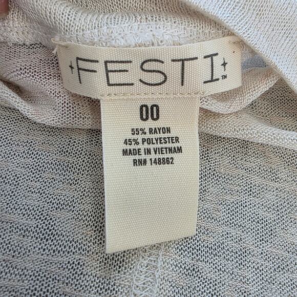 Torrid Festi Oversized Tee V neck short sleeve sz 00 / M/L - Picture 6 of 9